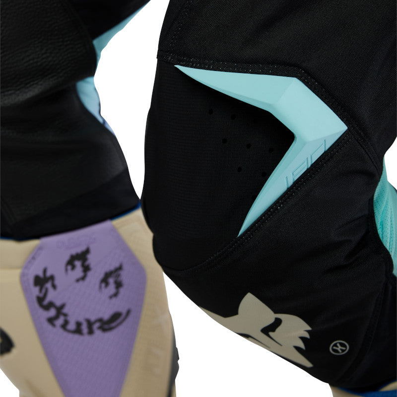 PANTALON FOX 180 HELLO FUTURE [NEGRO]