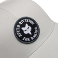 GORRA FOX BADGE FLEXFIT [GRIS CLARO]