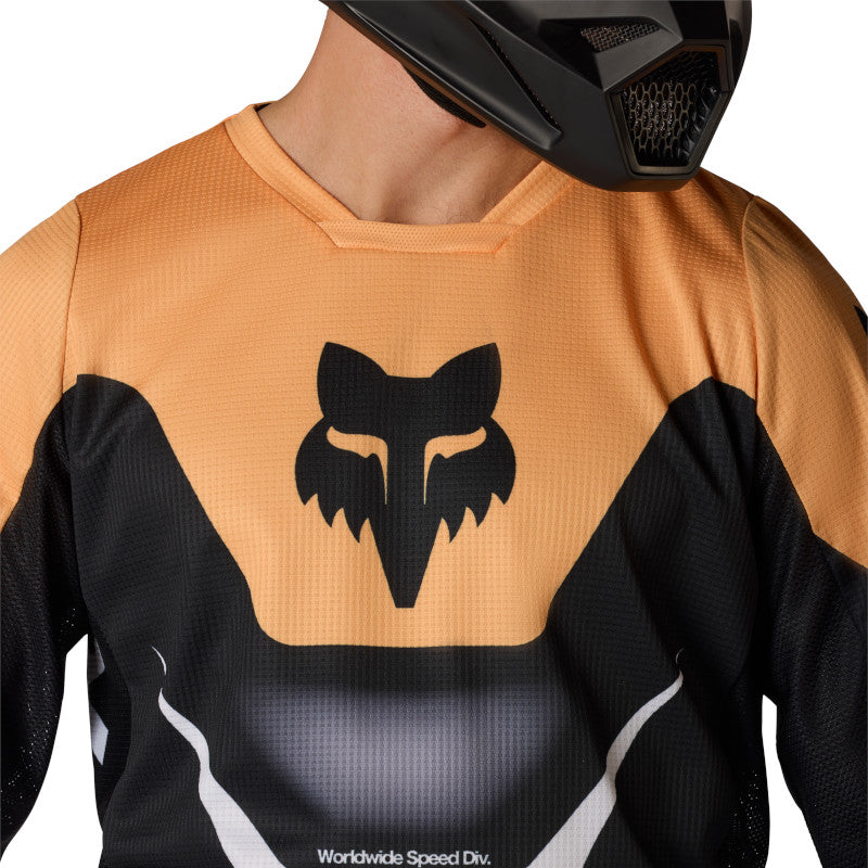UNIFORME FOX 180 NOBLE [NEGRO/BEIGE]